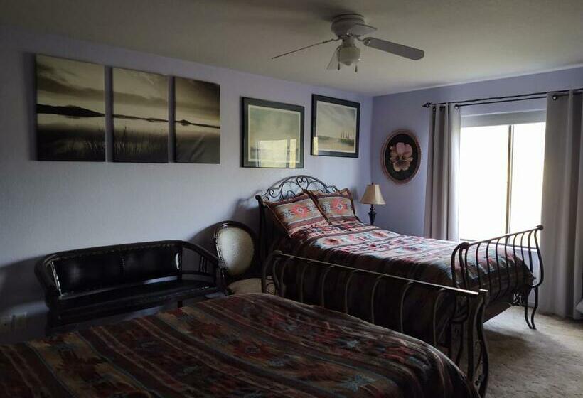 Семейный Номер, The Branded Calf Bed & Breakfast