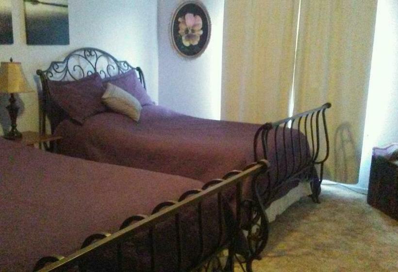 Семейный Номер, The Branded Calf Bed & Breakfast