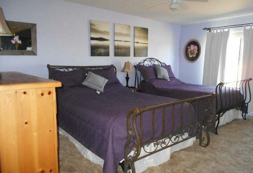 Семейный Номер, The Branded Calf Bed & Breakfast