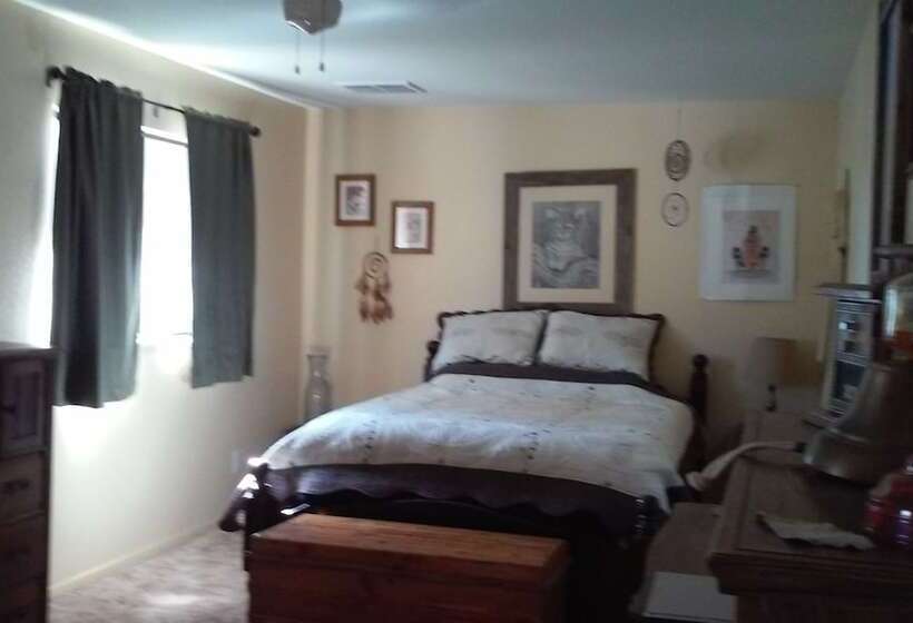 Семейный Номер, The Branded Calf Bed & Breakfast