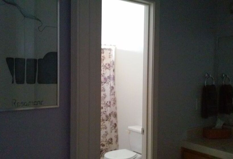 Семейный Номер, The Branded Calf Bed & Breakfast