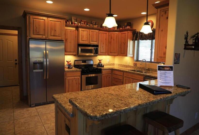 Дом 4 Спальни, Zion Ponderosa Ranch Resort