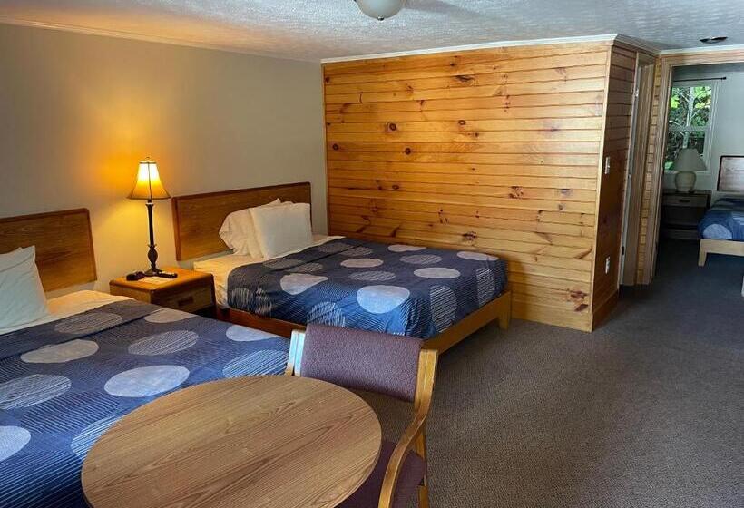 Семейный Номер, A Holiday Motel Maggie Valley