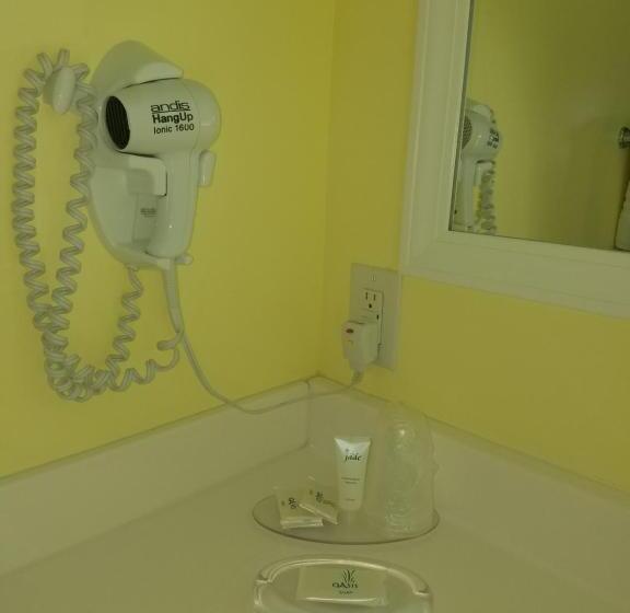 Семейный Номер, A Holiday Motel Maggie Valley