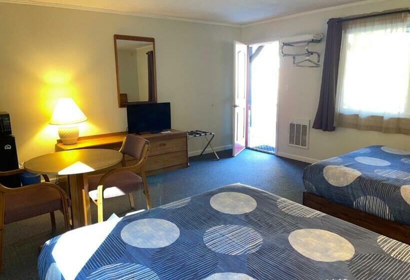 Номер Стандарт, A Holiday Motel Maggie Valley