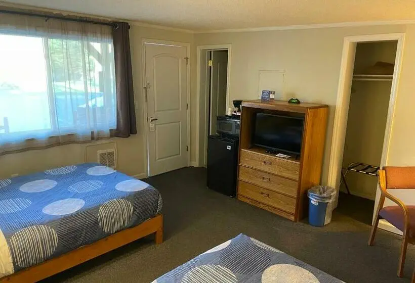 2ダブルベッドのスタンダードルーム, A Holiday Motel Maggie Valley