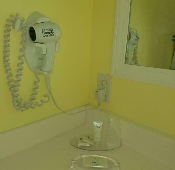 Номер Стандарт 2 Двуспальные Кровати, A Holiday Motel   Maggie Valley