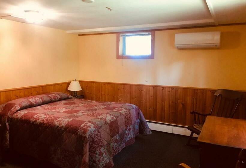 اتاق خانوادگی, Gray Ghost Inn