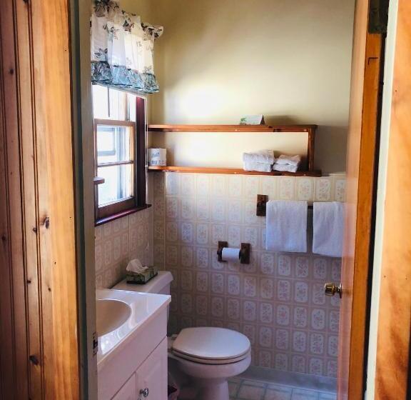 اتاق استاندارد با تختهای تاشو, Gray Ghost Inn