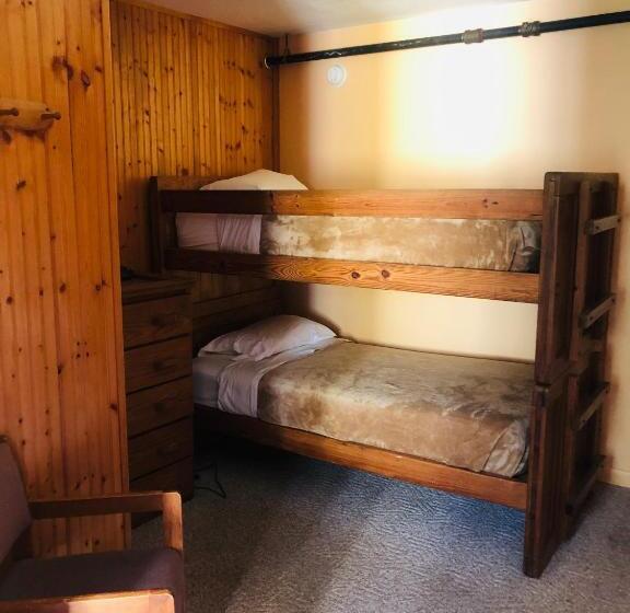 اتاق استاندارد با تختهای تاشو, Gray Ghost Inn