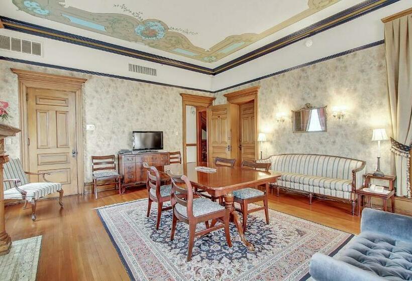 이그제큐티브 스위트, The Gables At Stirling Guest