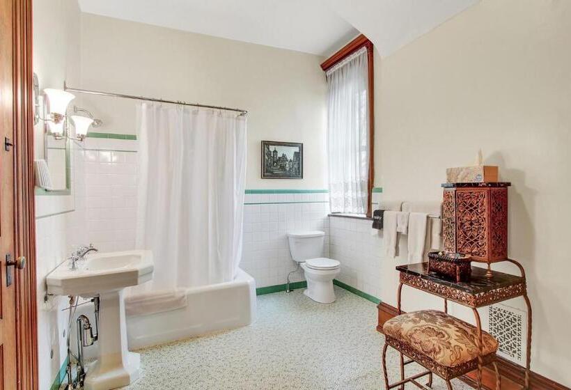 디럭스 스위트, The Gables At Stirling Guest