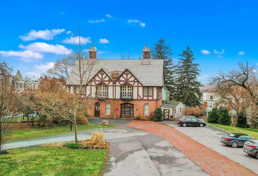 이그제큐티브 스위트, The Gables At Stirling Guest