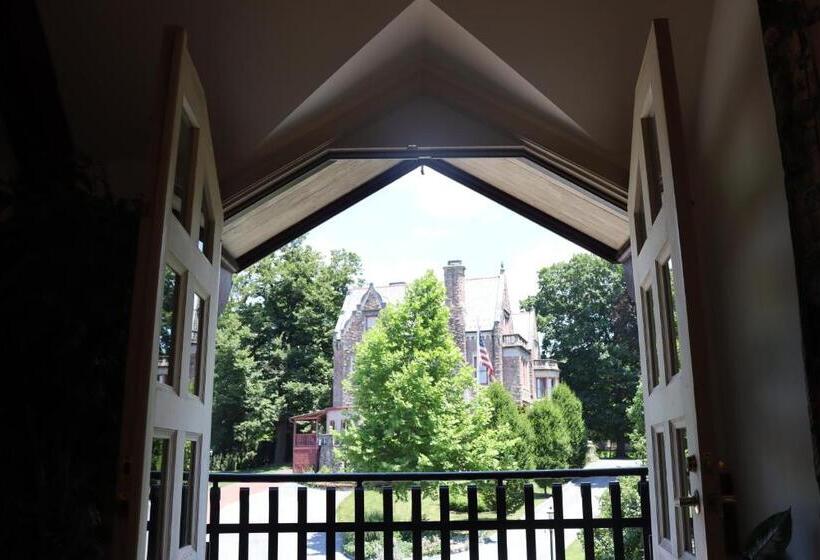 이그제큐티브 스위트, The Gables At Stirling Guest