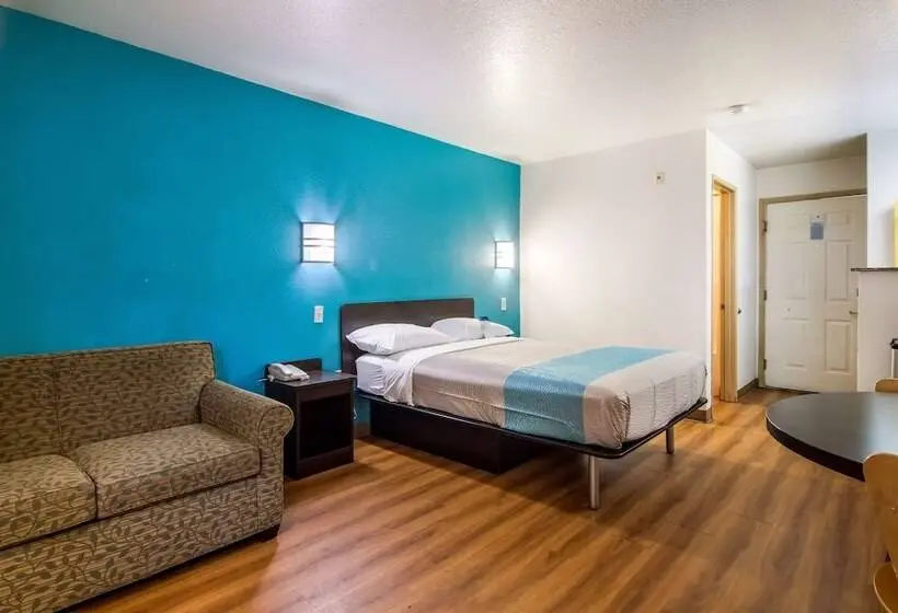 デラックスルーム, Motel 6 Portland Mall   205
