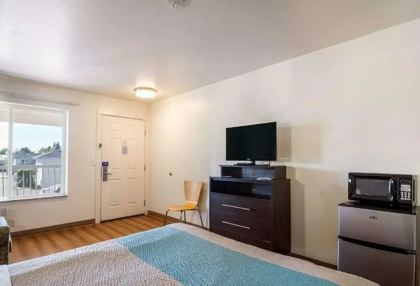 デラックスルーム, Motel 6 Portland Mall   205