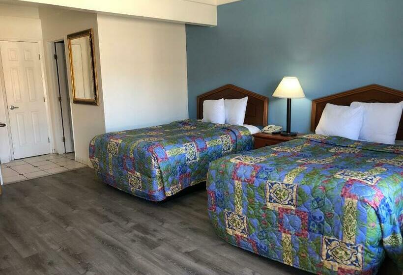 带2个双人床的标准工作室, All Seasons Lodge