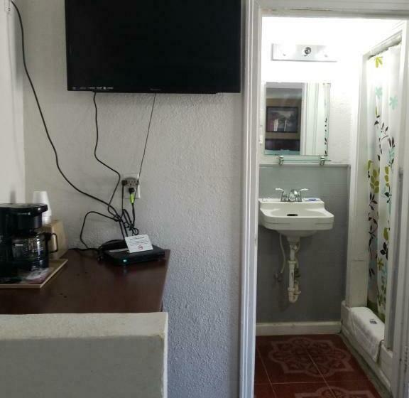 غرفة قياسية سرير كينج, Budget Inn Hamilton