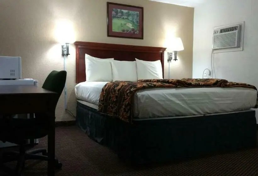 キングサイズベッドのスタンダードルーム, Budget Inn Hamilton