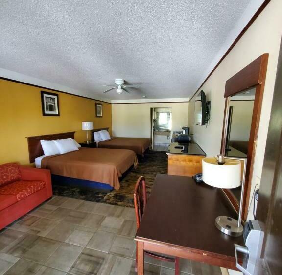 Номер Стандарт, Deluxe Inn And Suites