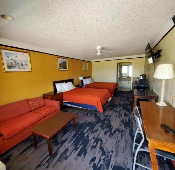 Номер Стандарт, Deluxe Inn And Suites