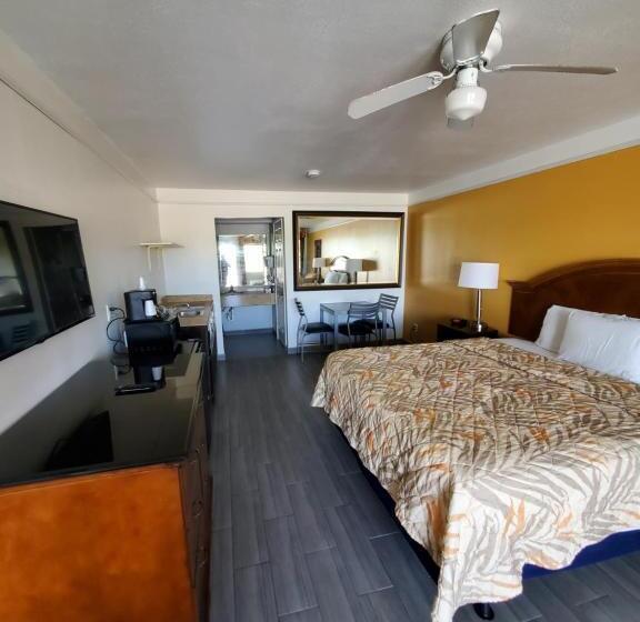 Номер Стандарт, Deluxe Inn And Suites