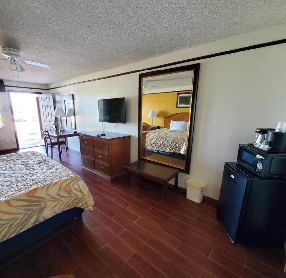 Номер Стандарт, Deluxe Inn And Suites