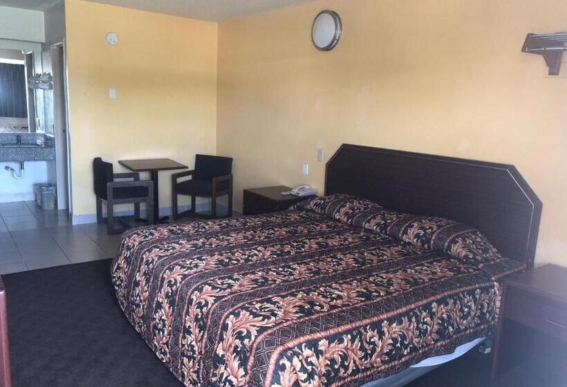 غرفة قياسية سرير كينج, Lone Star Inn