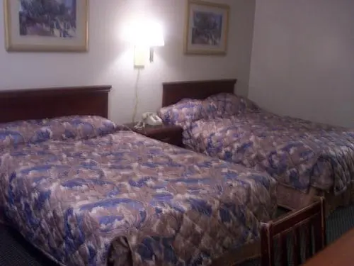 Standard-huone 2 Parivuodetta, Red Carpet Inn Terre Haute