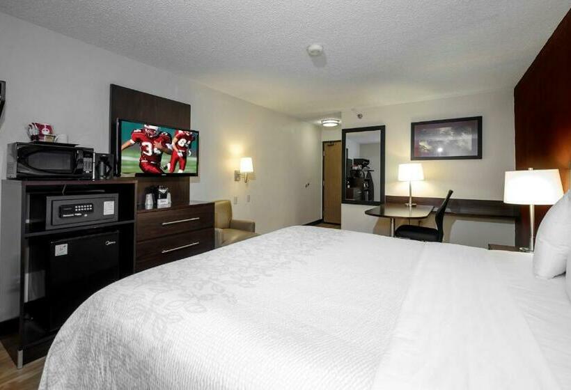 キングサイズベッドのスーペリアルーム, Red Roof Inn Plus+ & Suites Malone