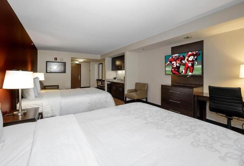 障害者適応デラックスルーム, Red Roof Inn Plus+ & Suites Malone