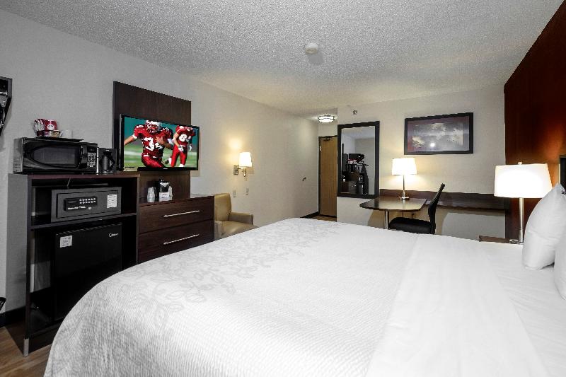 キングサイズベッドのスーペリアルーム, Red Roof Inn Plus+ & Suites Malone