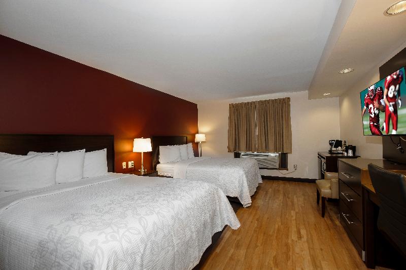 Номер Deluxe Адаптированный для Инвалидов, Red Roof Inn Plus+ & Suites Malone