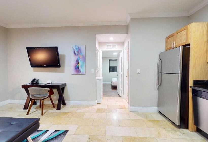 جناح ديلوكس سرير كينج, Nuvo Suites Hotel   Miami Doral