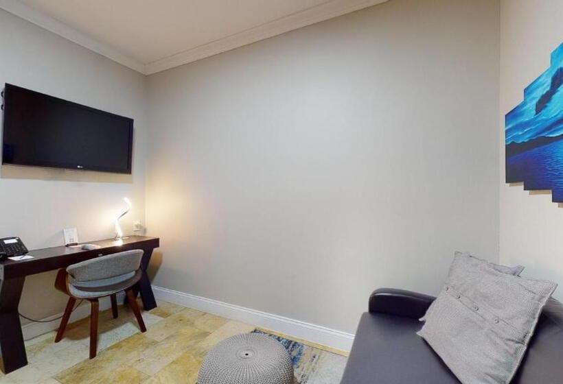 جناح إدارى, Nuvo Suites Hotel   Miami Doral