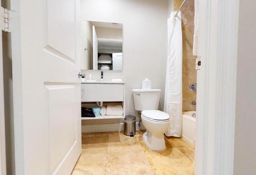 Президентский Люкс, Nuvo Suites Hotel   Miami Doral
