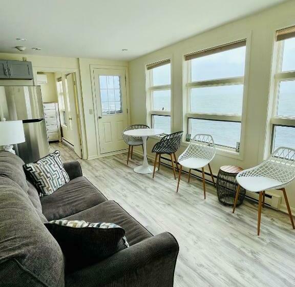 Апартаменты 1 Спальня Вид на Море, The Garlands Motel