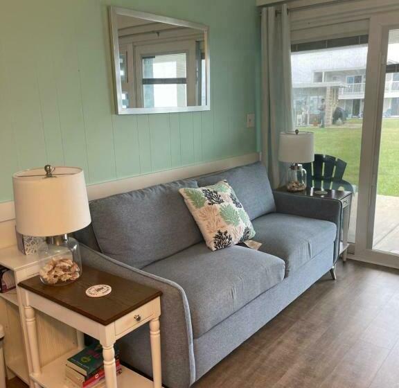 Апартаменты 2 Спальни Вид на Море, The Garlands Motel