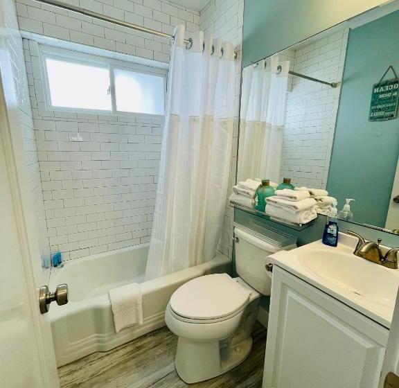 Апартаменты 2 Спальни Вид на Море, The Garlands Motel