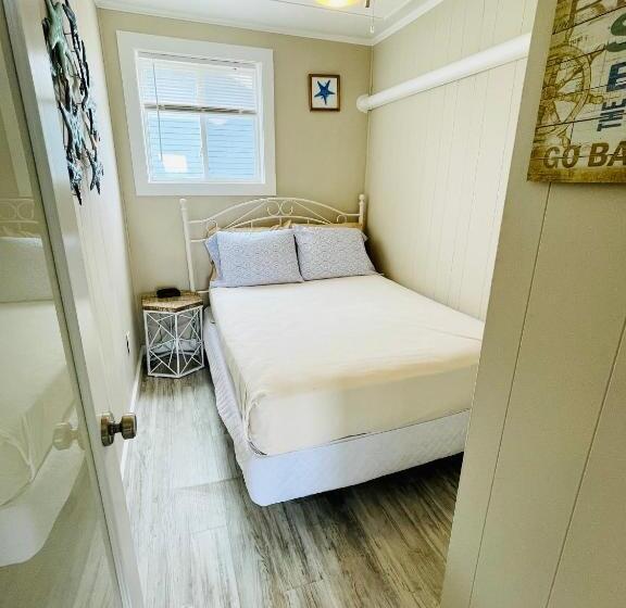 Апартаменты 2 Спальни Вид на Море, The Garlands Motel