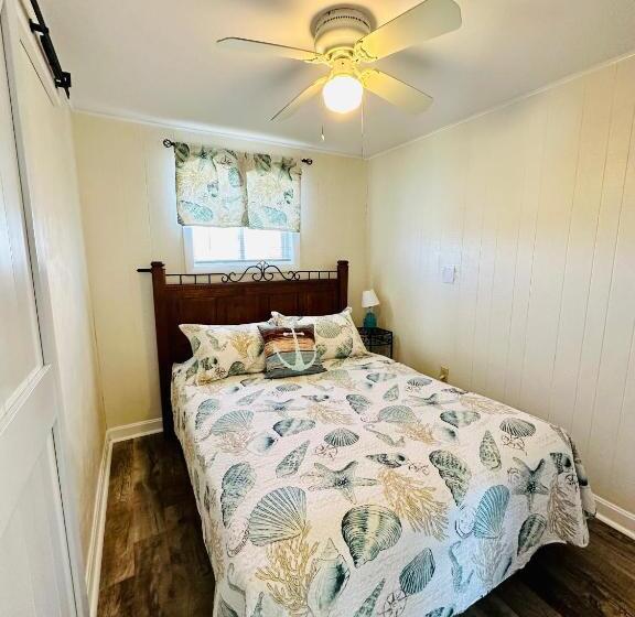 Апартаменты Deluxe 2 Спальни Вид на Море, The Garlands Motel