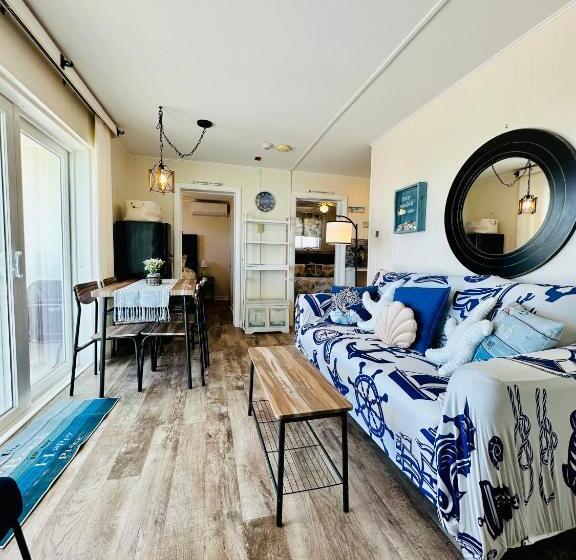 Апартаменты Deluxe 2 Спальни Вид на Море, The Garlands Motel