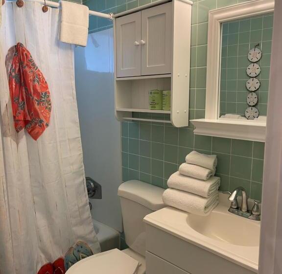 Апартаменты 2 Спальни Вид на Море, The Garlands Motel