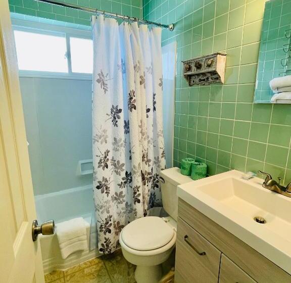 Апартаменты 2 Спальни Вид на Море, The Garlands Motel