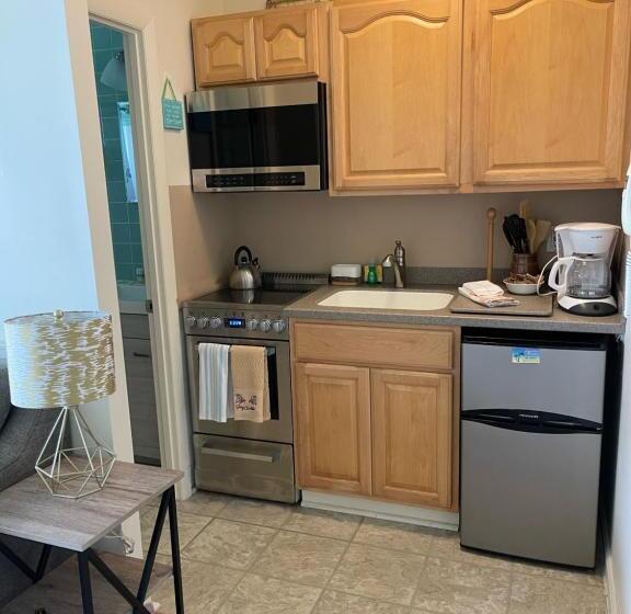 Апартаменты 2 Спальни Вид на Море, The Garlands Motel