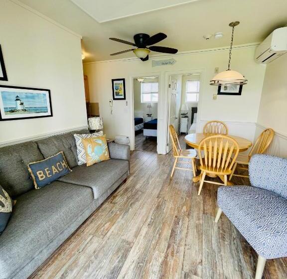 Апартаменты 2 Спальни Вид на Море, The Garlands Motel