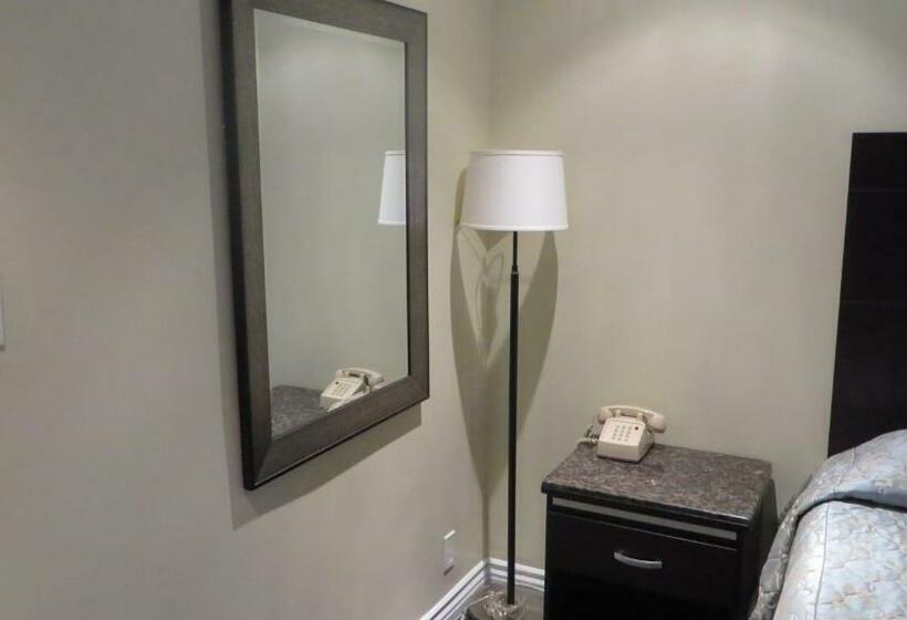 Номер Deluxe, Trylon Hotel Hollywood