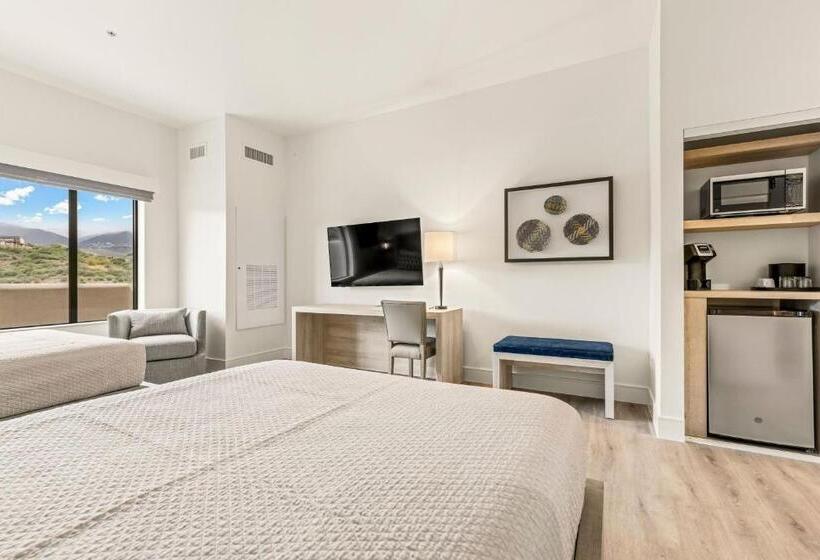 جناح, Taawaki Inn