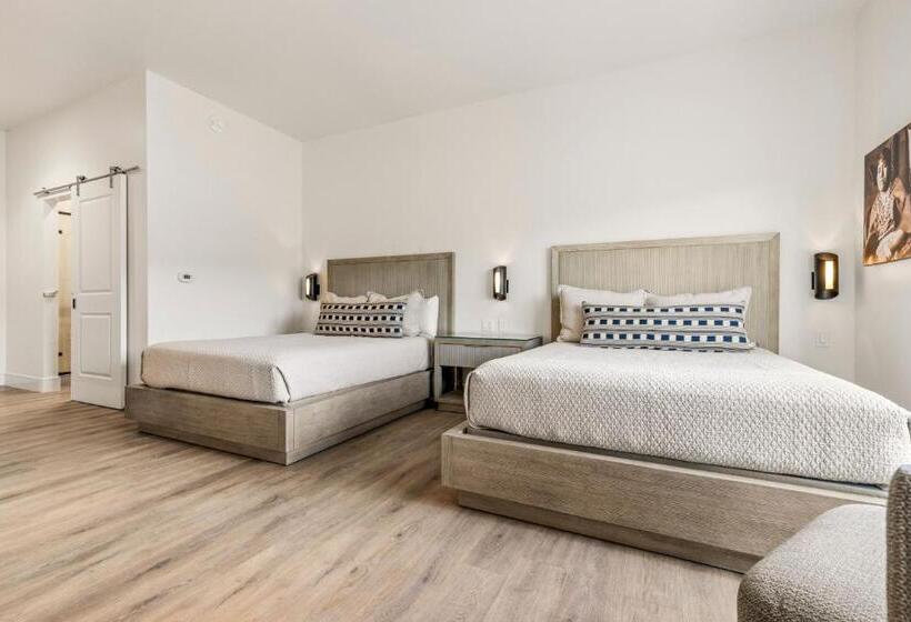 جناح, Taawaki Inn