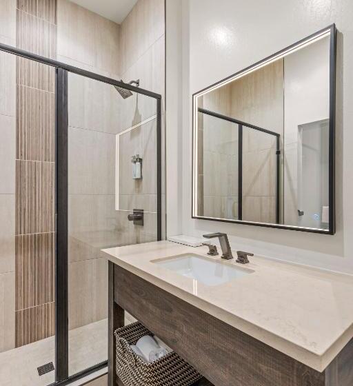 غرفة قياسية, Taawaki Inn